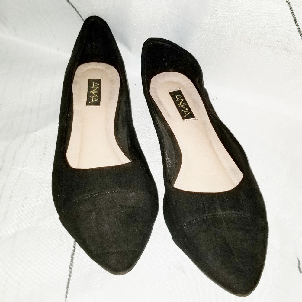 Anna Black Slip ons Size 6 1/2